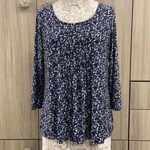 Croft and barrow top blue and white